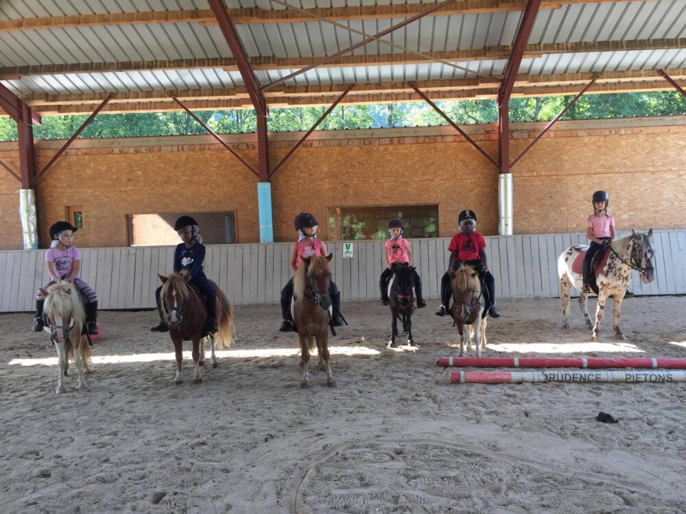 découvrez les activités ludiques et éducatives proposées par le poney club de sceaux : initiation à l'équitation, balades, ateliers pour enfants et événements toute l'année ! idéal pour petits et grands passionnés de poneys.