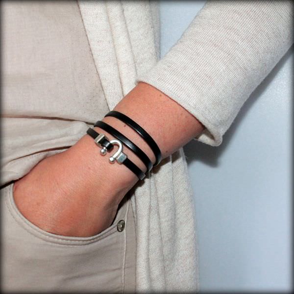 découvrez comment choisir le bracelet cheval parfait qui correspond à votre style unique. guide complet pour allier élégance et passion équestre.